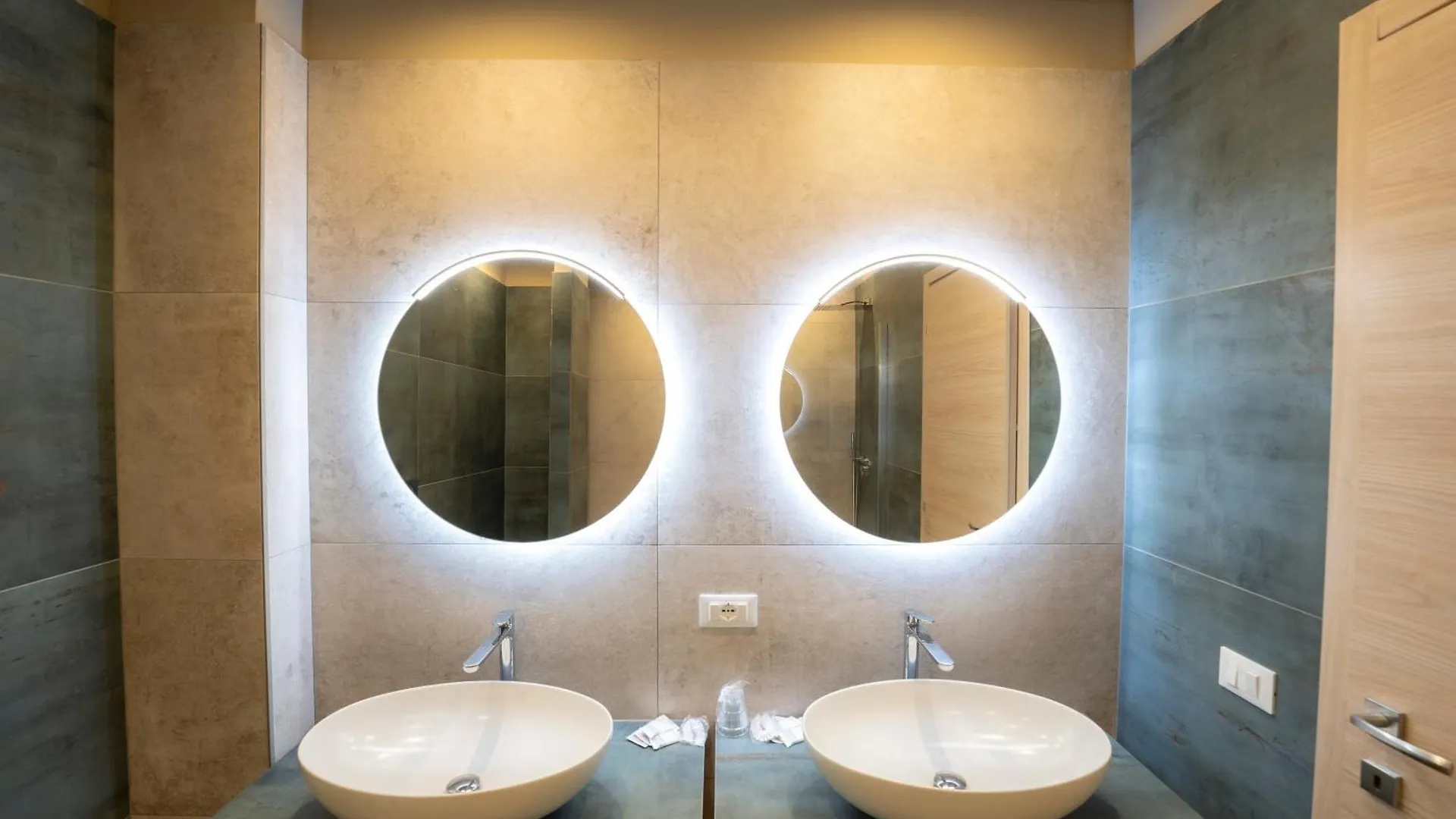Lampada Di Aladino Hotel Follonica 3*,